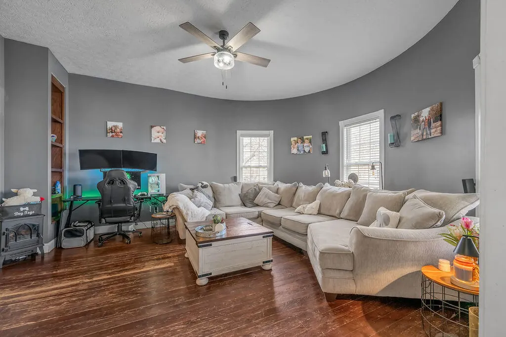 370 Mooreland Avenue Harrodsburg KY 40330