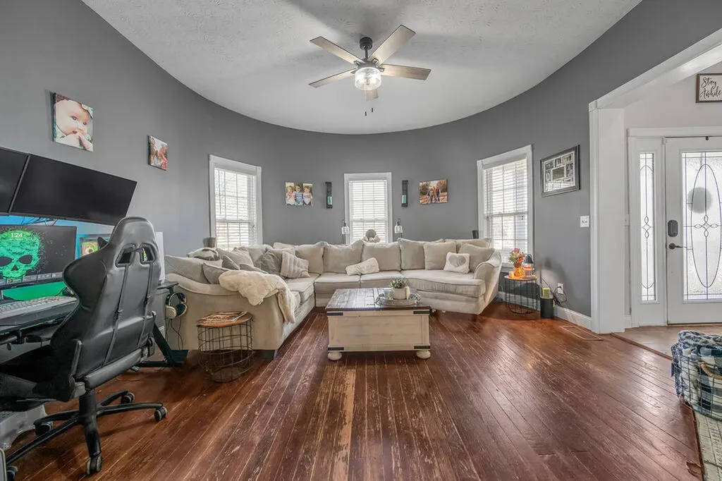 370 Mooreland Avenue Harrodsburg KY 40330