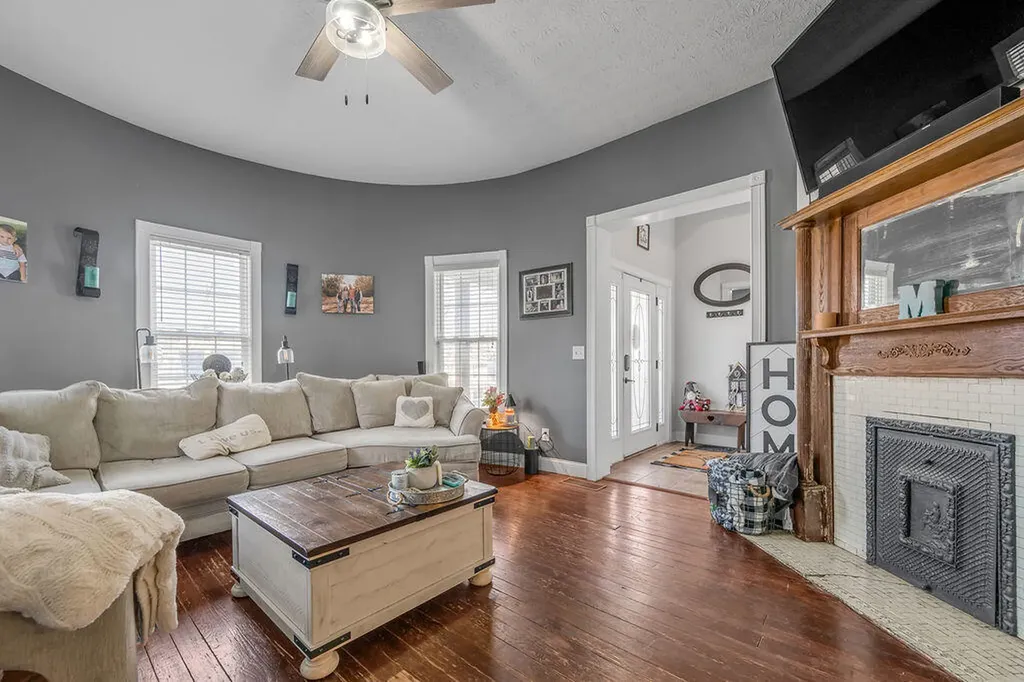 370 Mooreland Avenue Harrodsburg KY 40330