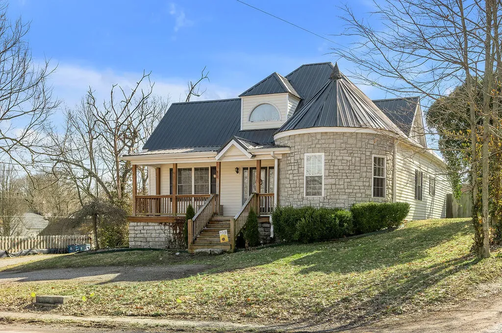 370 Mooreland Avenue Harrodsburg KY 40330
