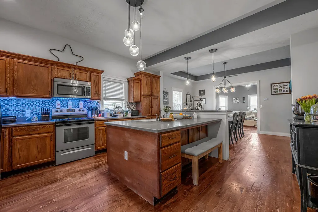 370 Mooreland Avenue Harrodsburg KY 40330