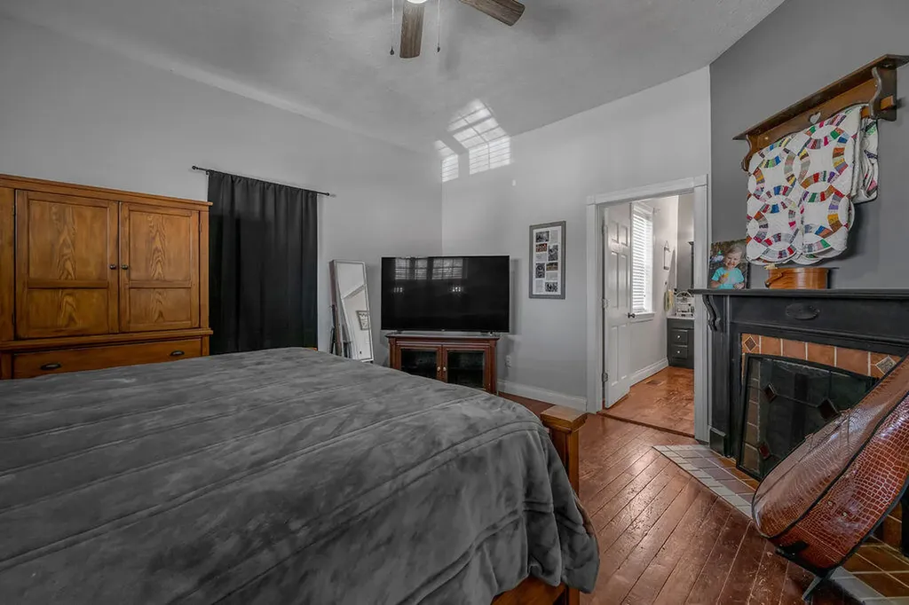 370 Mooreland Avenue Harrodsburg KY 40330