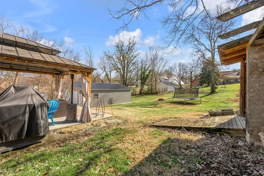 370 Mooreland Avenue Harrodsburg KY 40330