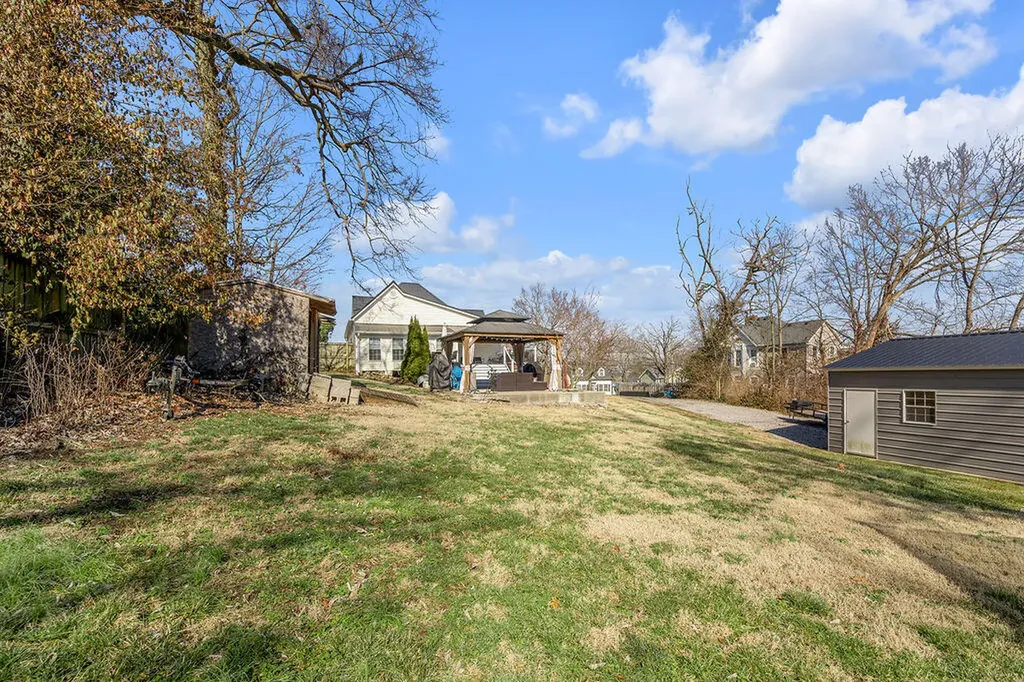 370 Mooreland Avenue Harrodsburg KY 40330