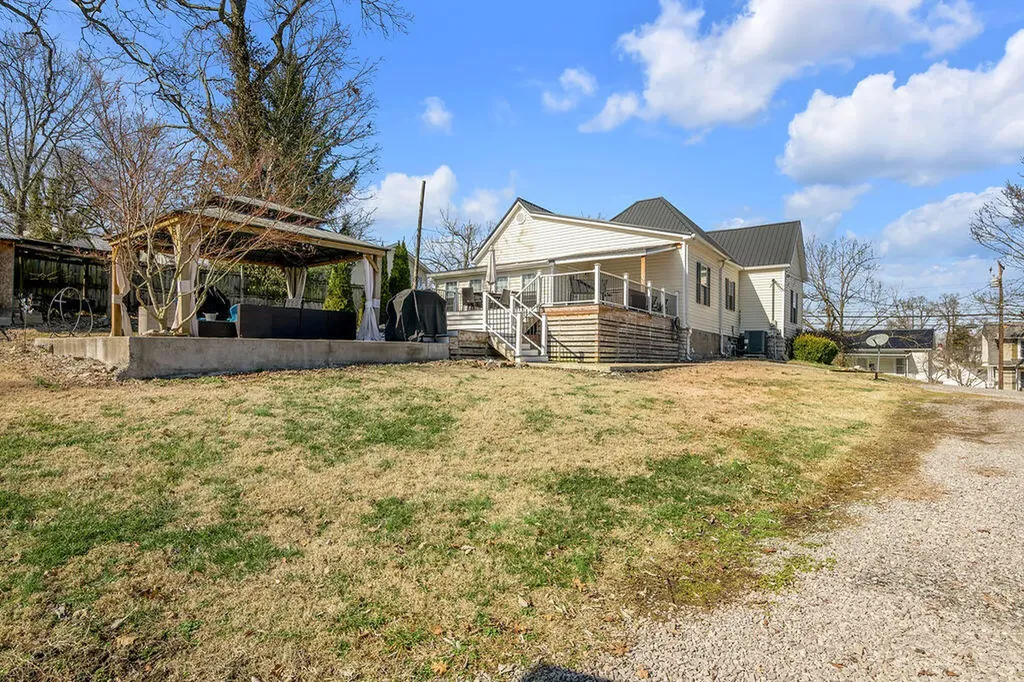 370 Mooreland Avenue Harrodsburg KY 40330