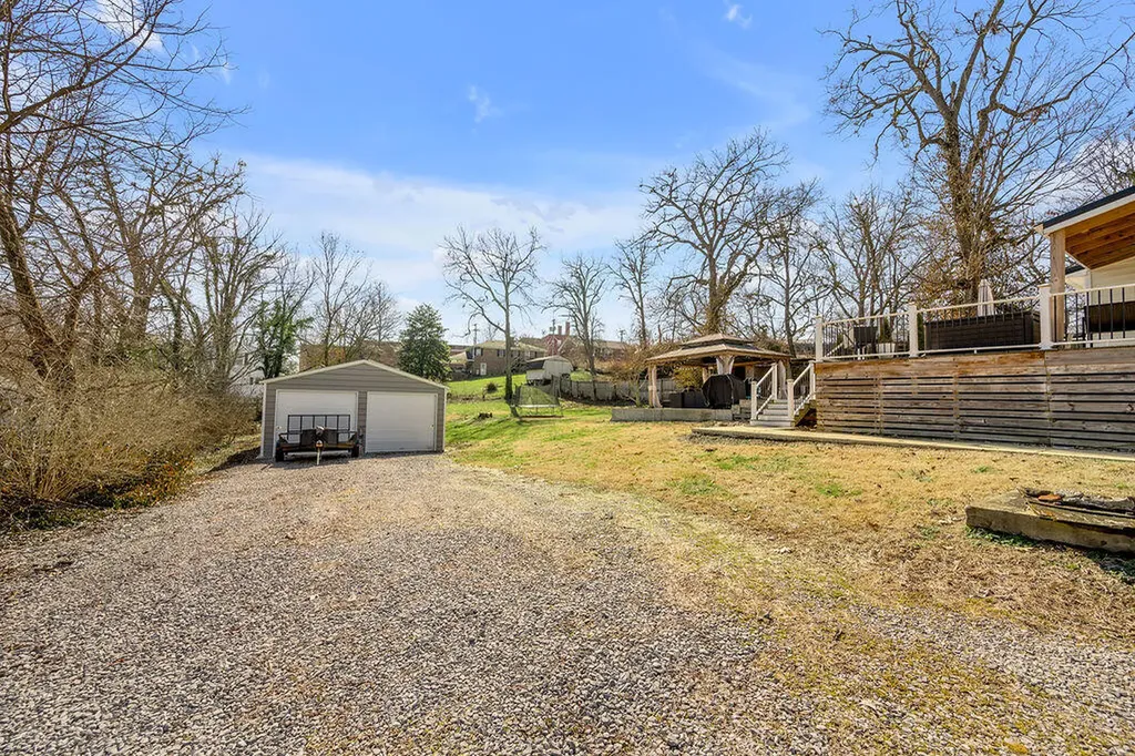 370 Mooreland Avenue Harrodsburg KY 40330
