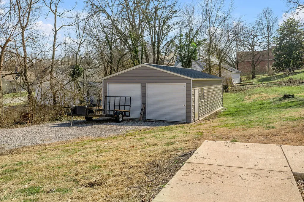370 Mooreland Avenue Harrodsburg KY 40330