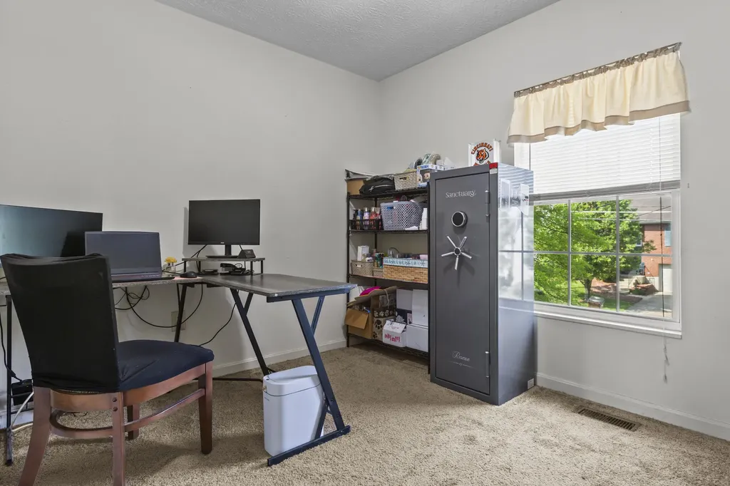 1015 Shadowridge Drive Elsmere KY 41018