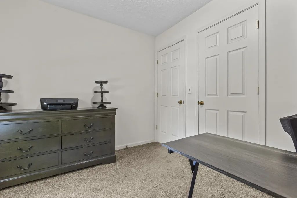 1015 Shadowridge Drive Elsmere KY 41018