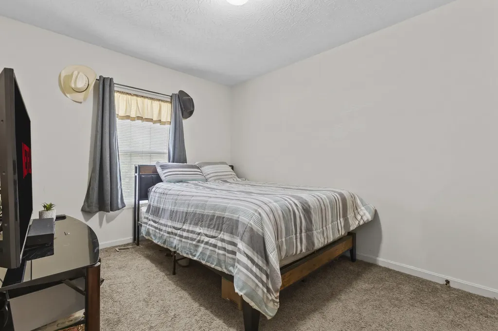 1015 Shadowridge Drive Elsmere KY 41018