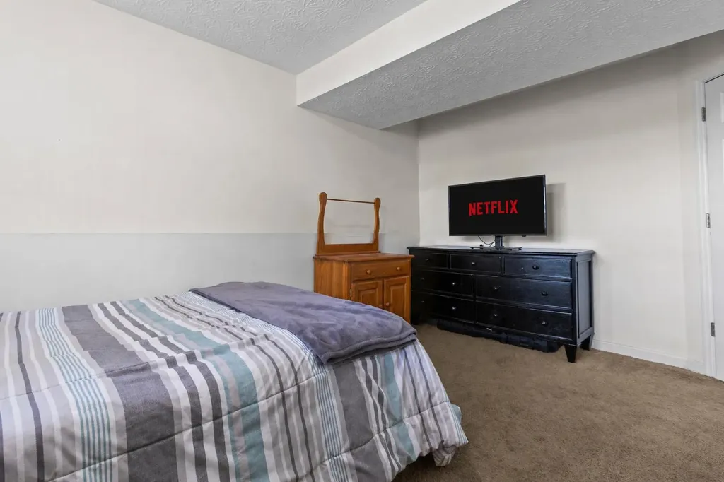 1015 Shadowridge Drive Elsmere KY 41018