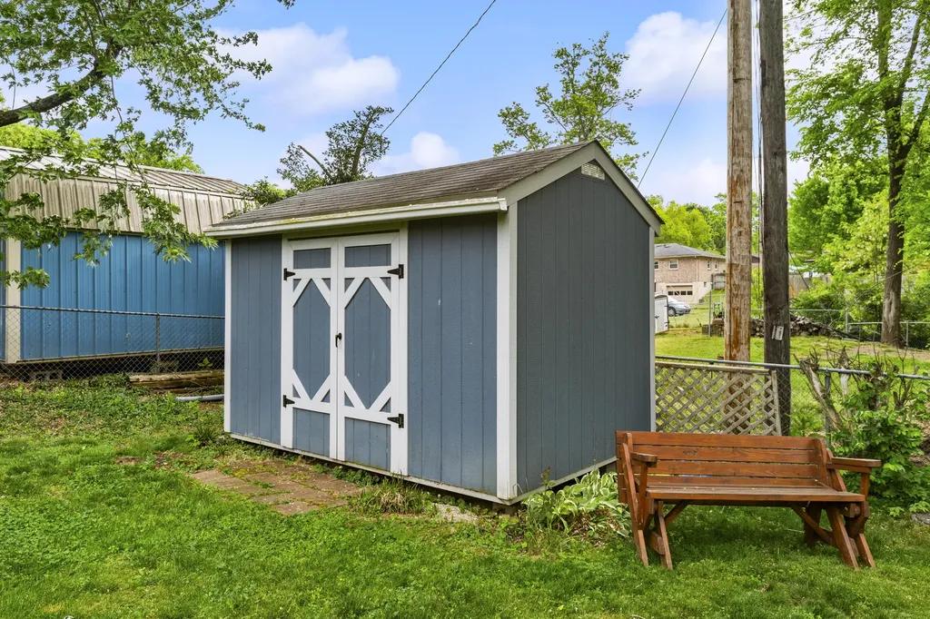474 Denver Lane Lexington KY 40503