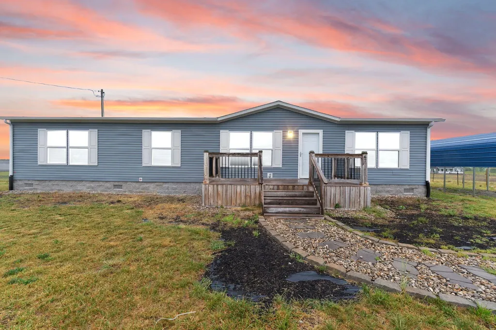 67 Wolf Bend East Bernstadt KY 40729