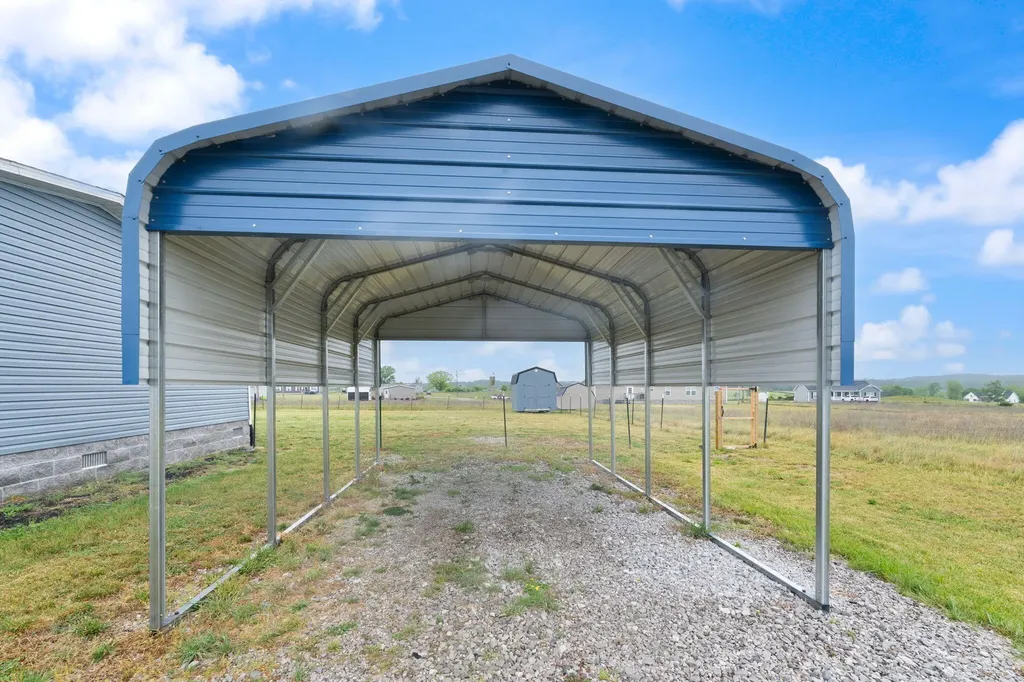 67 Wolf Bend East Bernstadt KY 40729
