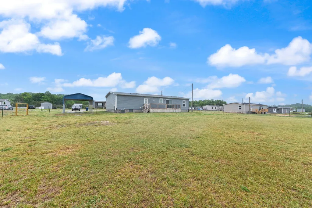 67 Wolf Bend East Bernstadt KY 40729