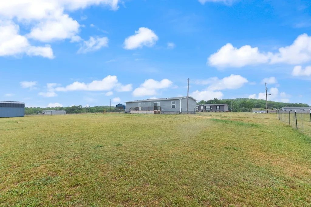 67 Wolf Bend East Bernstadt KY 40729