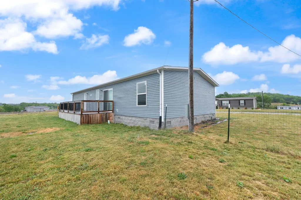 67 Wolf Bend East Bernstadt KY 40729