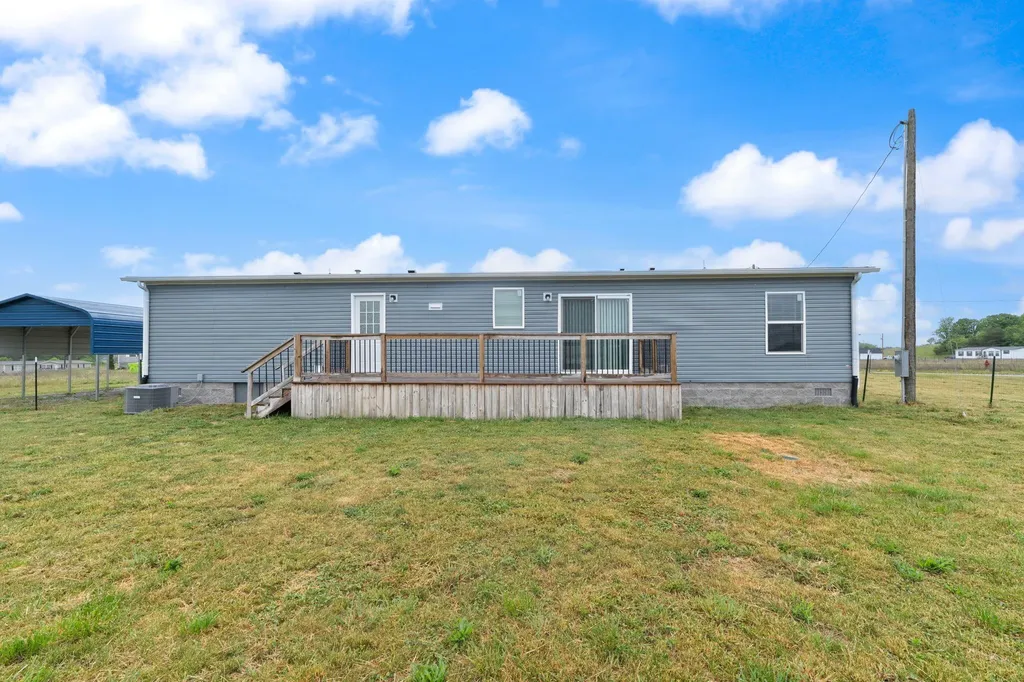 67 Wolf Bend East Bernstadt KY 40729