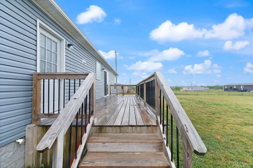 67 Wolf Bend East Bernstadt KY 40729