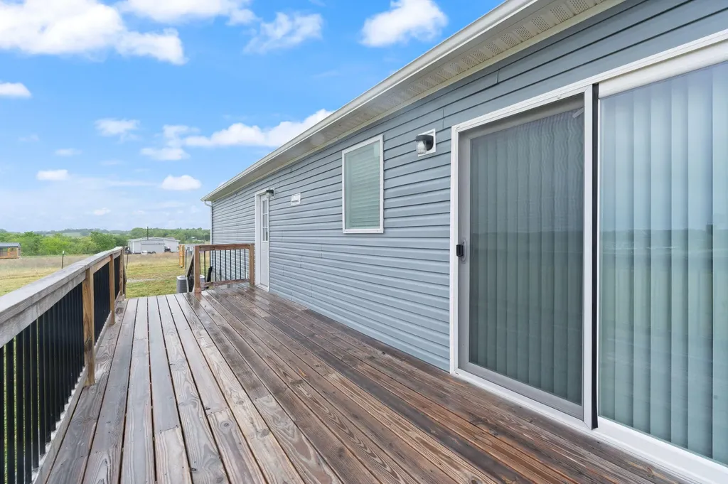 67 Wolf Bend East Bernstadt KY 40729
