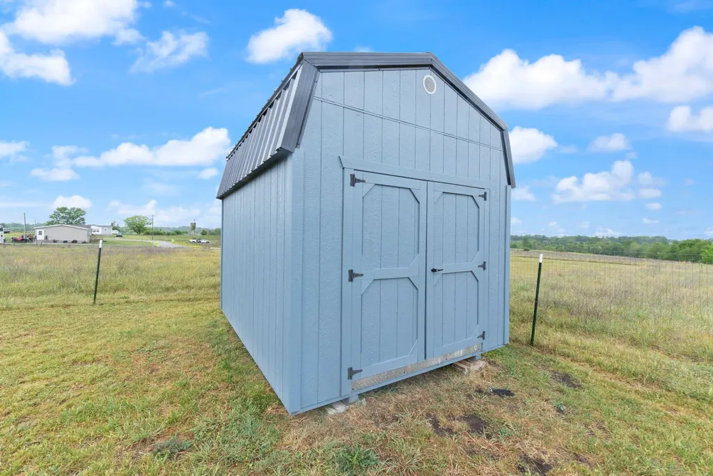 67 Wolf Bend East Bernstadt KY 40729