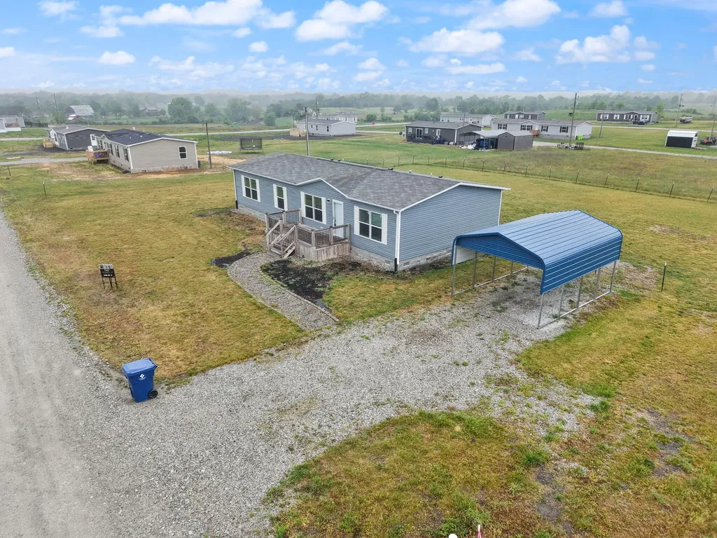 67 Wolf Bend East Bernstadt KY 40729