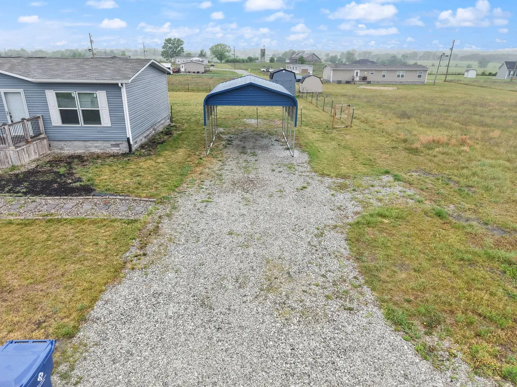 67 Wolf Bend East Bernstadt KY 40729