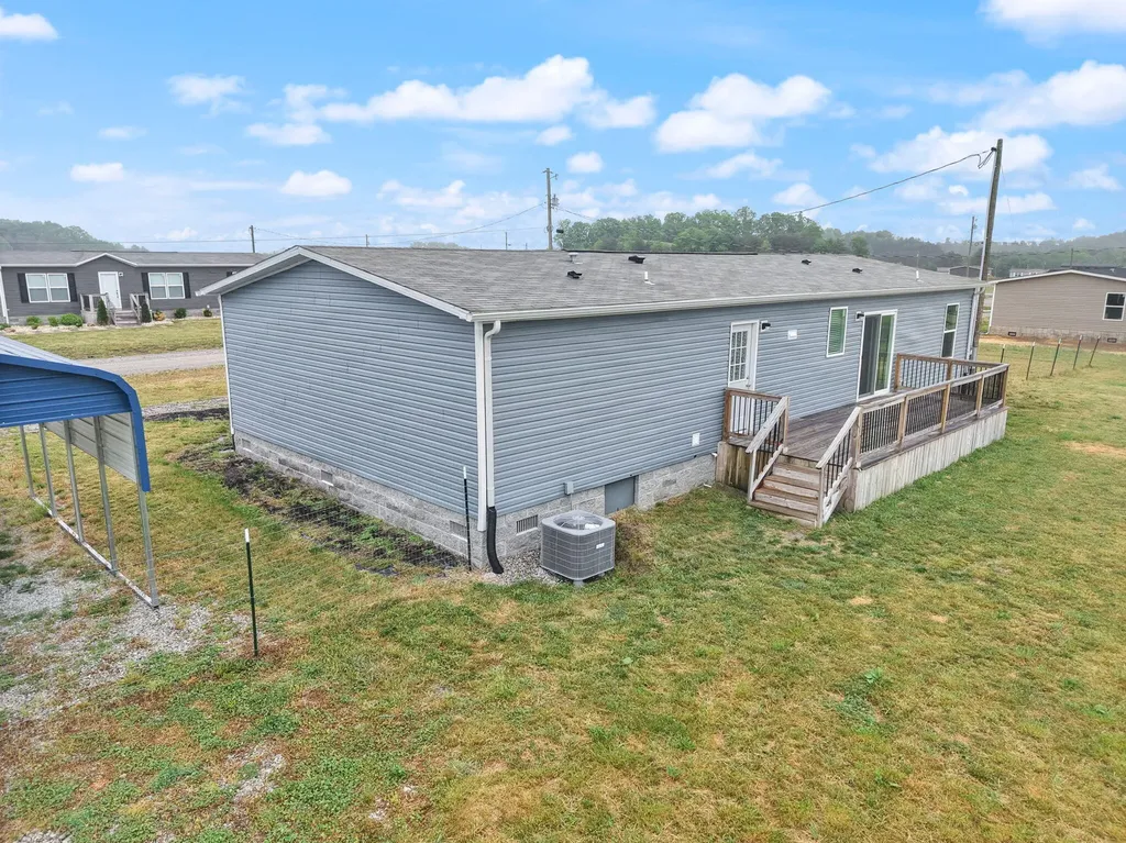 67 Wolf Bend East Bernstadt KY 40729