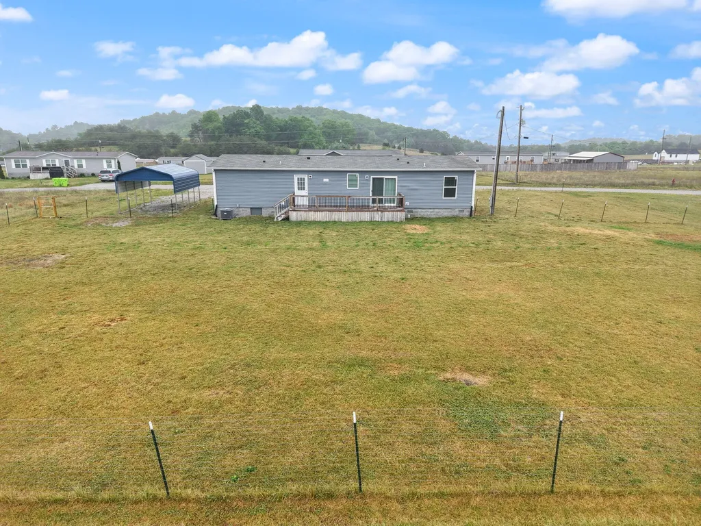 67 Wolf Bend East Bernstadt KY 40729