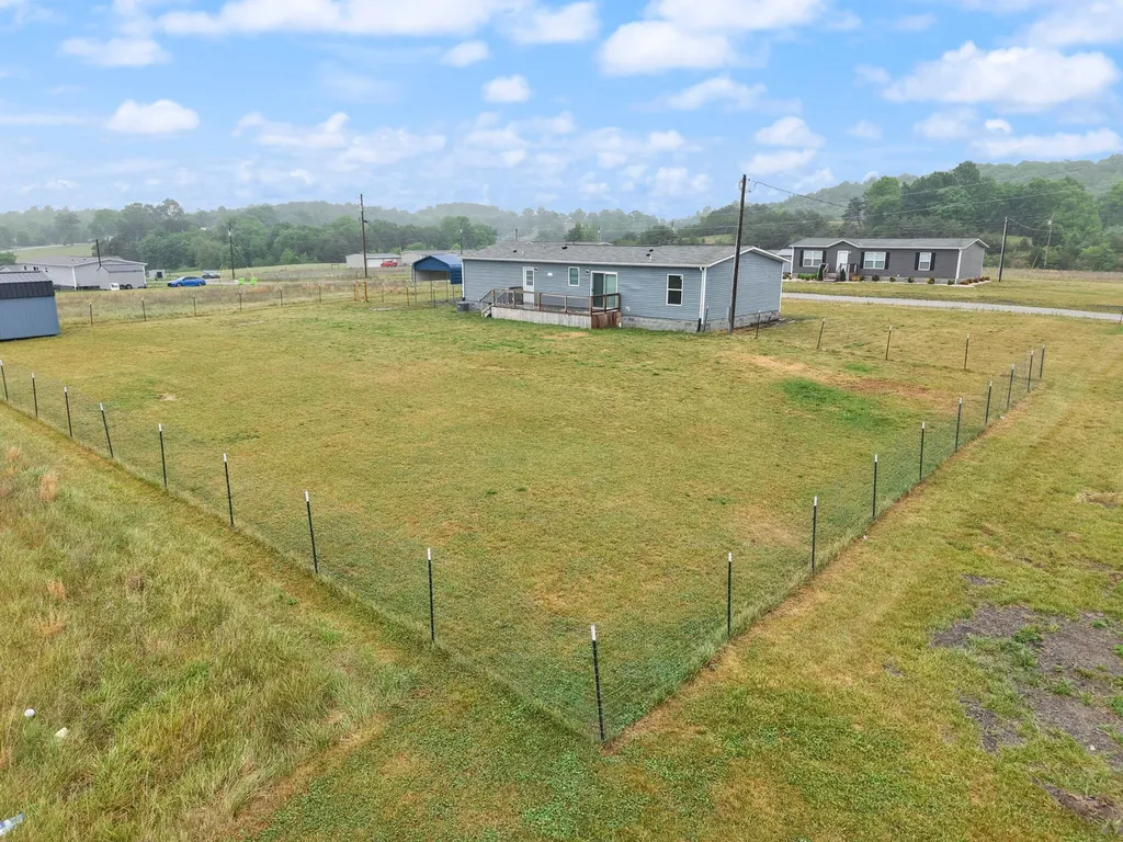 67 Wolf Bend East Bernstadt KY 40729