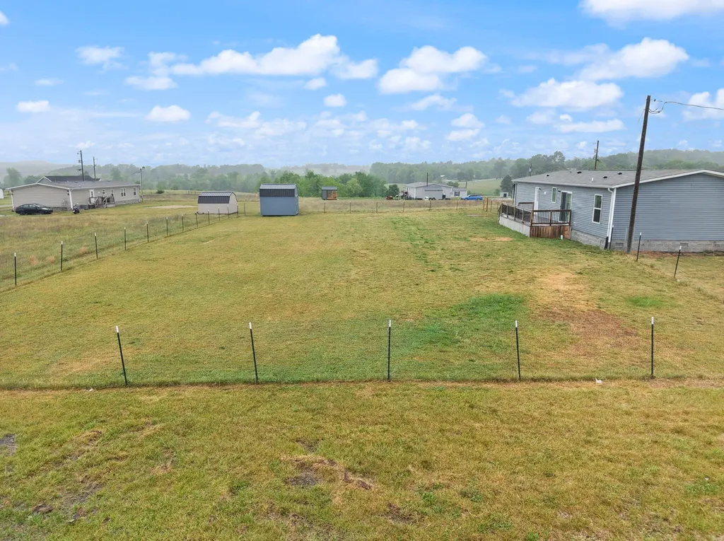 67 Wolf Bend East Bernstadt KY 40729
