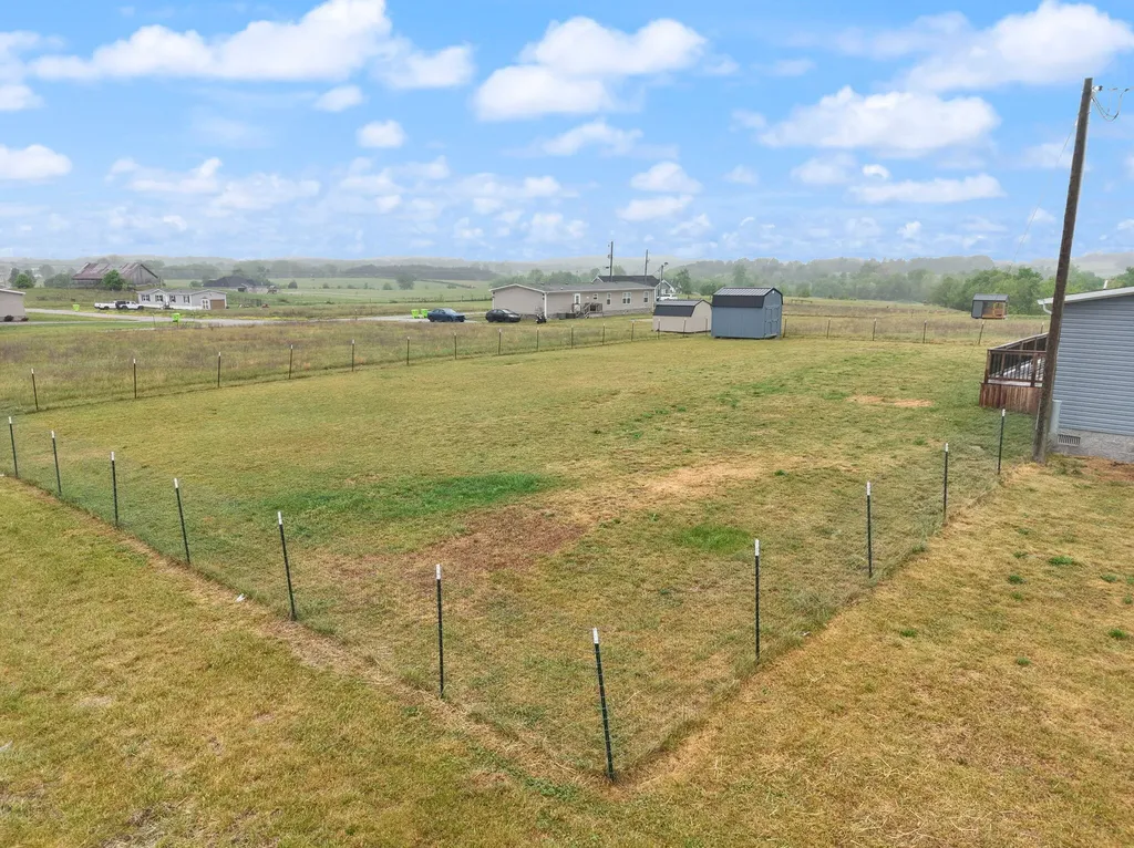 67 Wolf Bend East Bernstadt KY 40729
