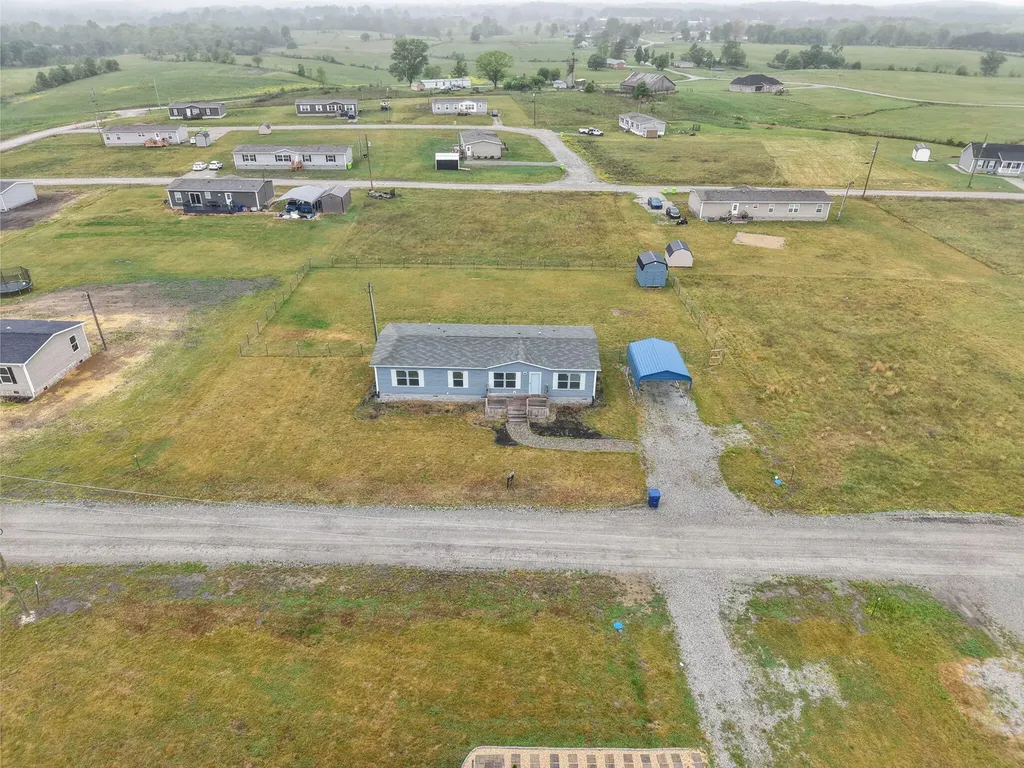 67 Wolf Bend East Bernstadt KY 40729