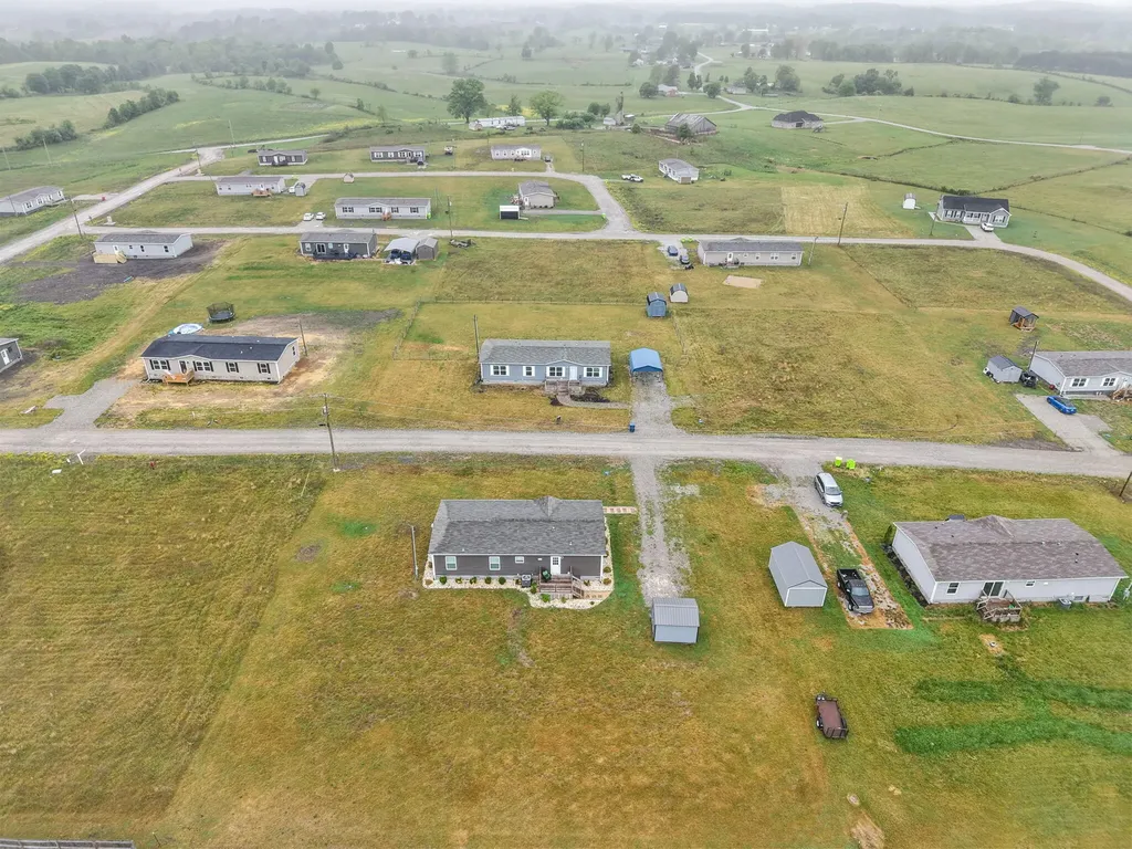 67 Wolf Bend East Bernstadt KY 40729