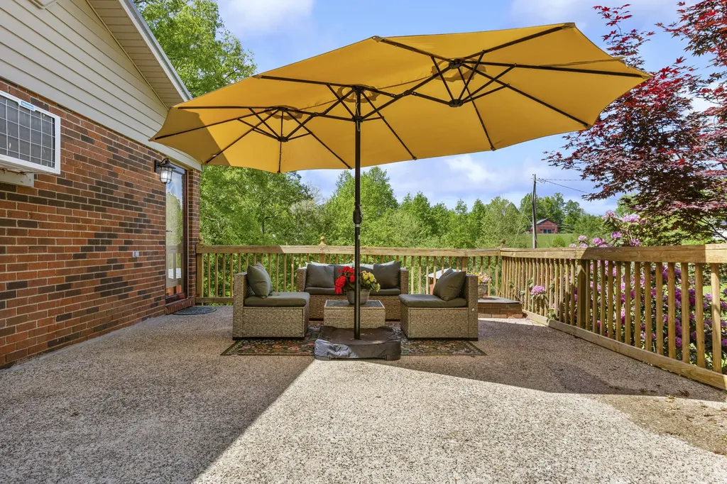 218 Woodside Lane West Liberty KY 41472