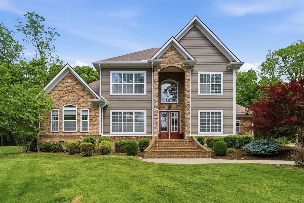 1008 Forrest Court Versailles KY 40383