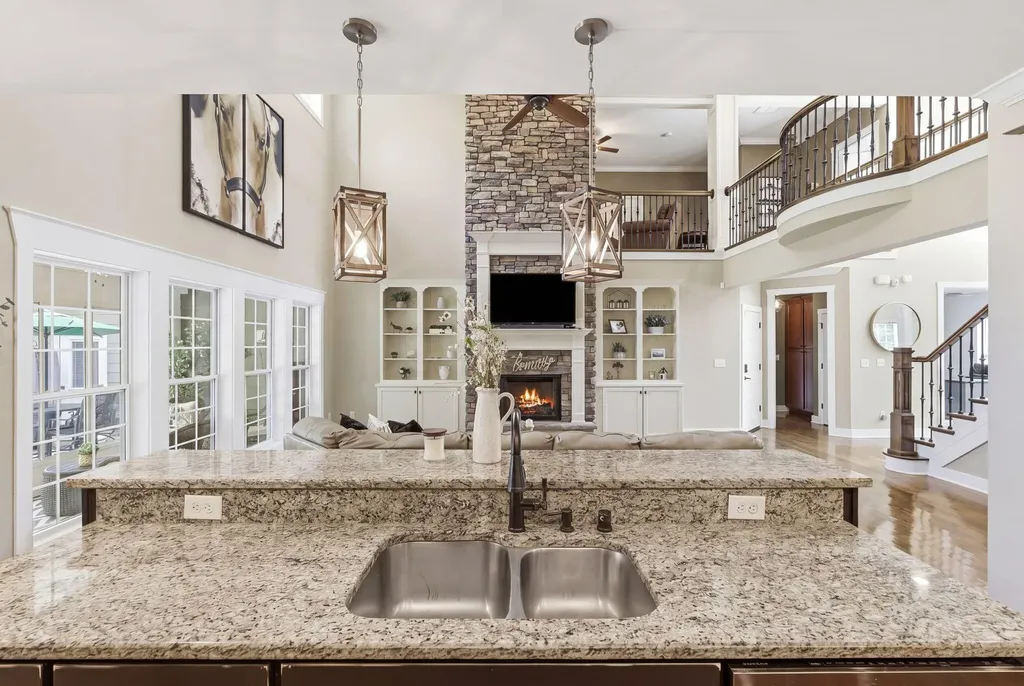 1008 Forrest Court Versailles KY 40383
