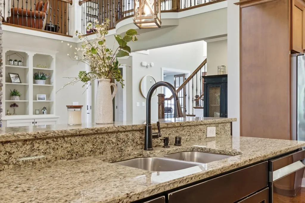 1008 Forrest Court Versailles KY 40383