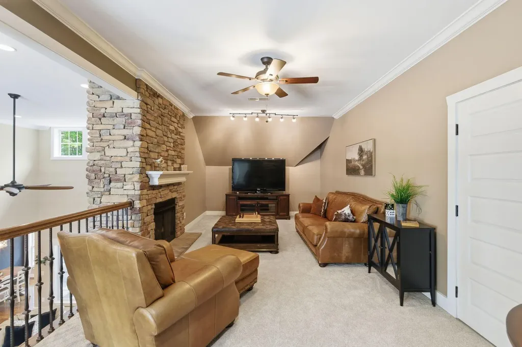 1008 Forrest Court Versailles KY 40383