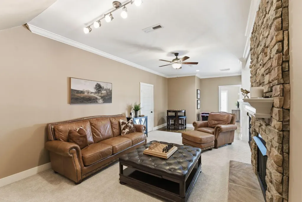 1008 Forrest Court Versailles KY 40383