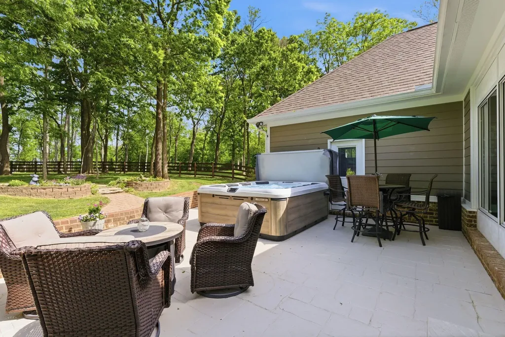1008 Forrest Court Versailles KY 40383