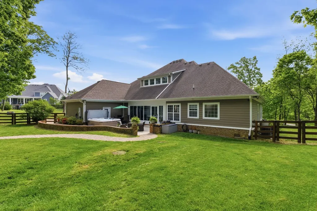 1008 Forrest Court Versailles KY 40383