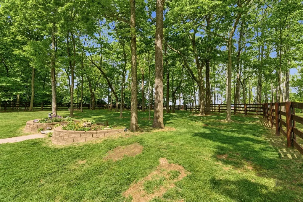1008 Forrest Court Versailles KY 40383