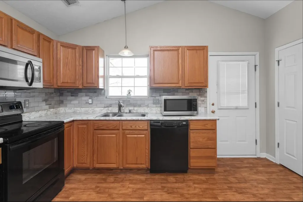 216 Christopher Drive Nicholasville KY 40356