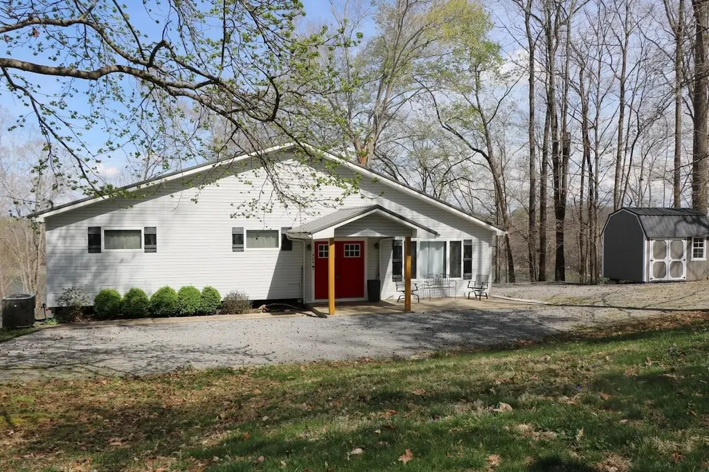 404 Lorel Dunbar Road Jamestown KY 42629