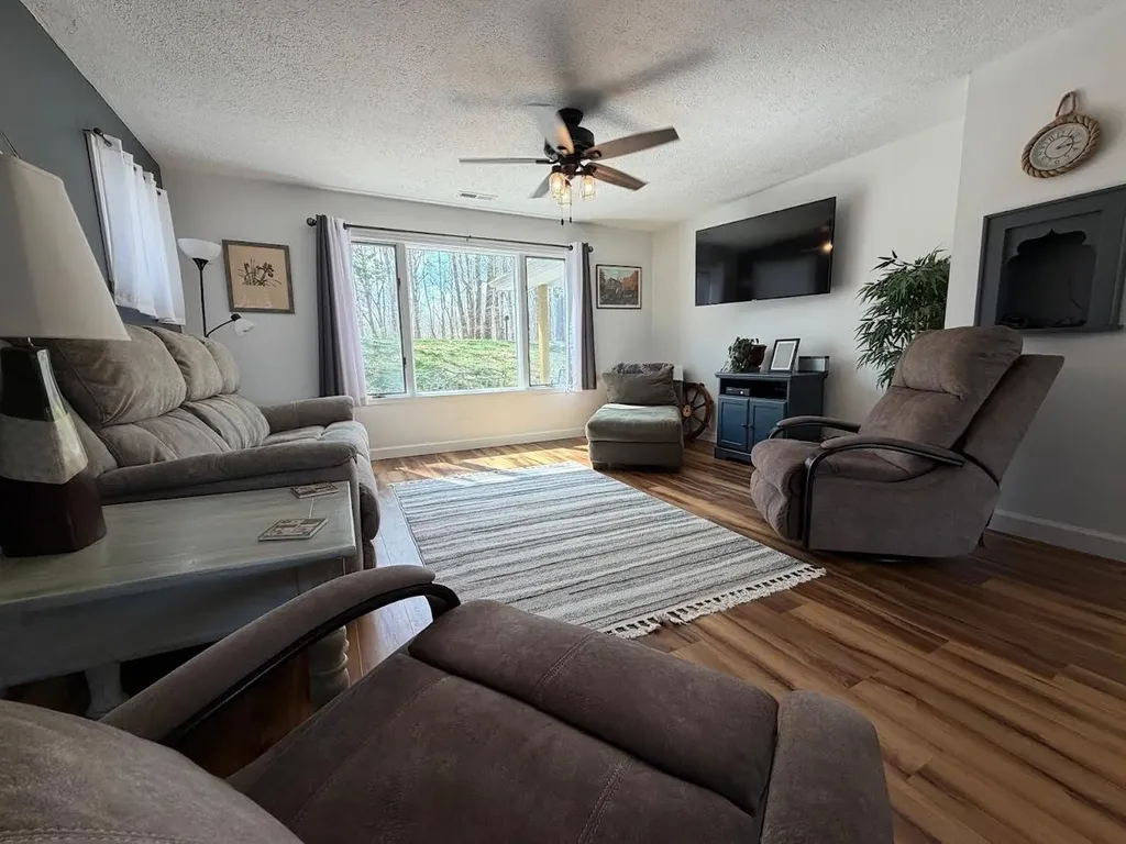 404 Lorel Dunbar Road Jamestown KY 42629