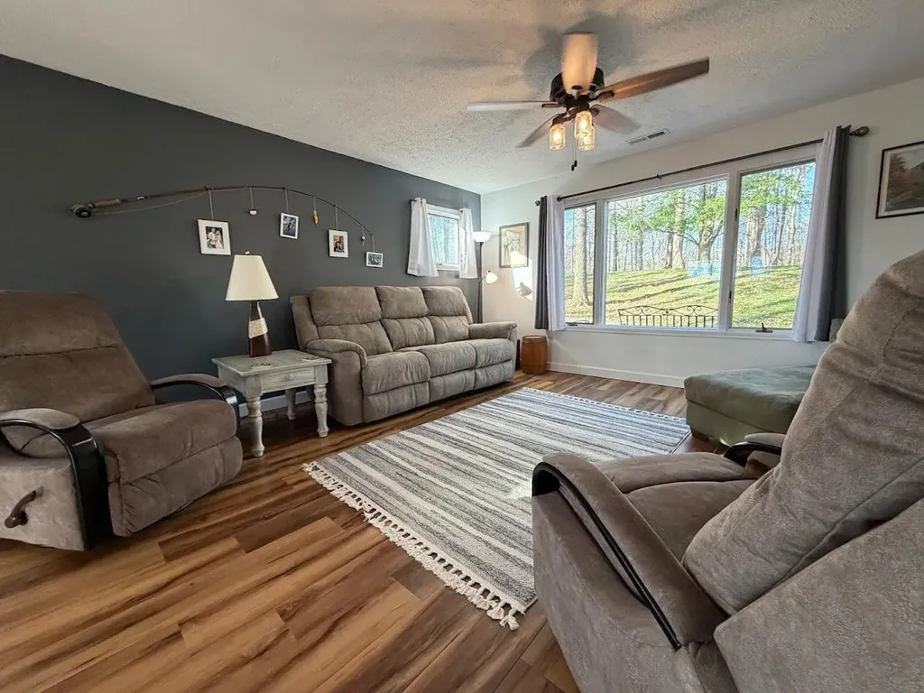 404 Lorel Dunbar Road Jamestown KY 42629