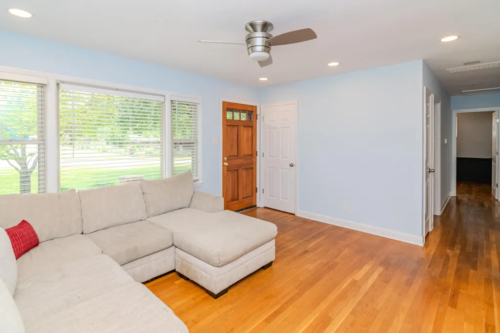137 Newcastle Street Lexington KY 40504