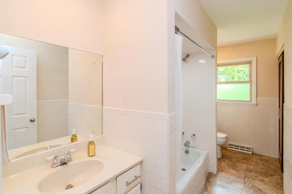 137 Newcastle Street Lexington KY 40504