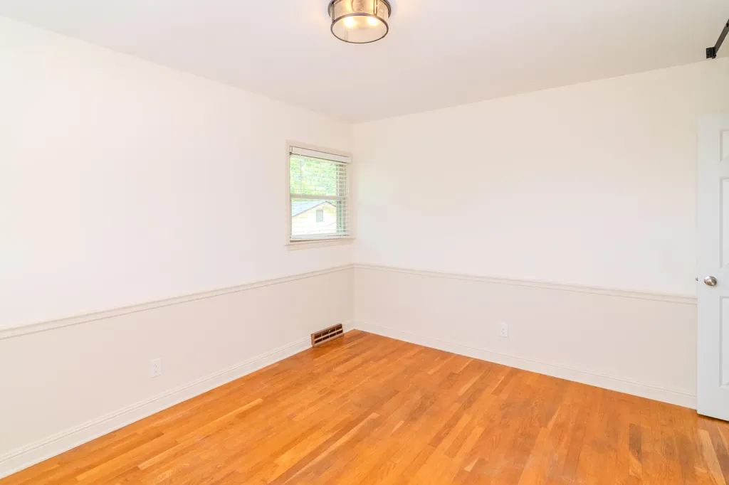 137 Newcastle Street Lexington KY 40504